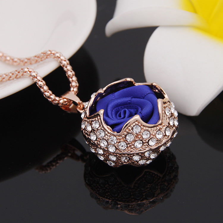 Autumn And Winter High Grade Rose Pendant Decorative
