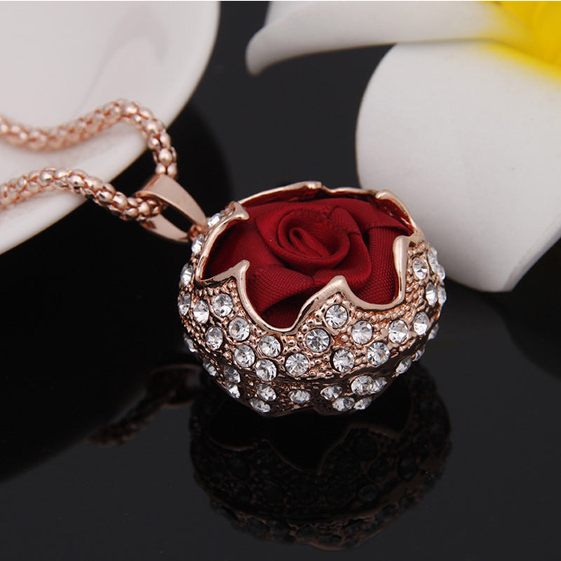 Autumn And Winter High Grade Rose Pendant Decorative