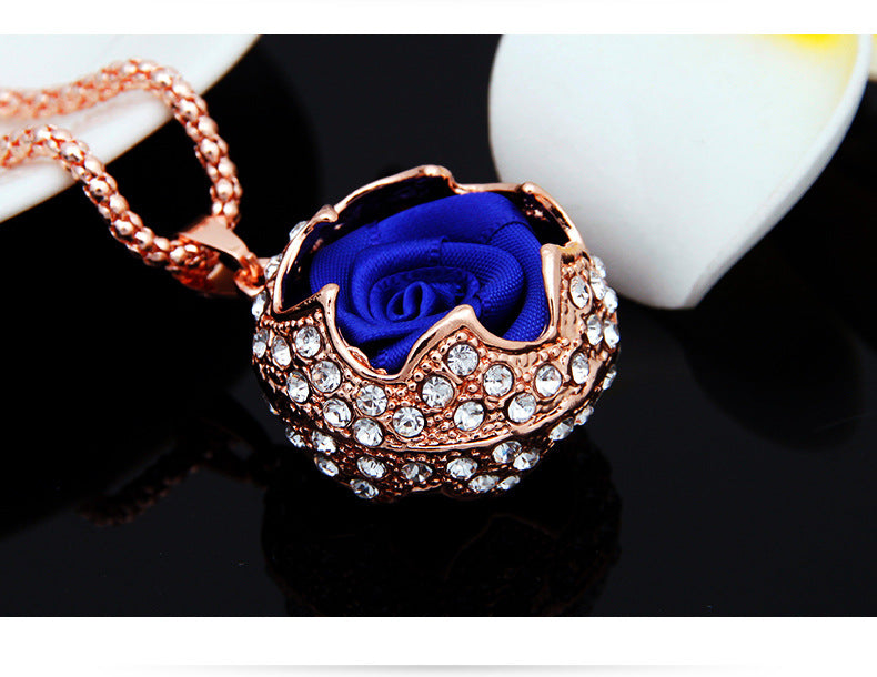 Autumn And Winter High Grade Rose Pendant Decorative