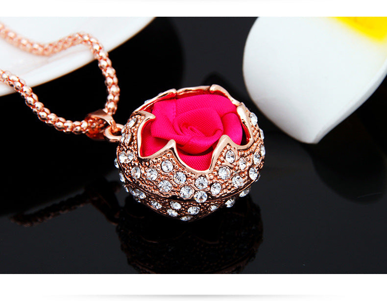 Autumn And Winter High Grade Rose Pendant Decorative