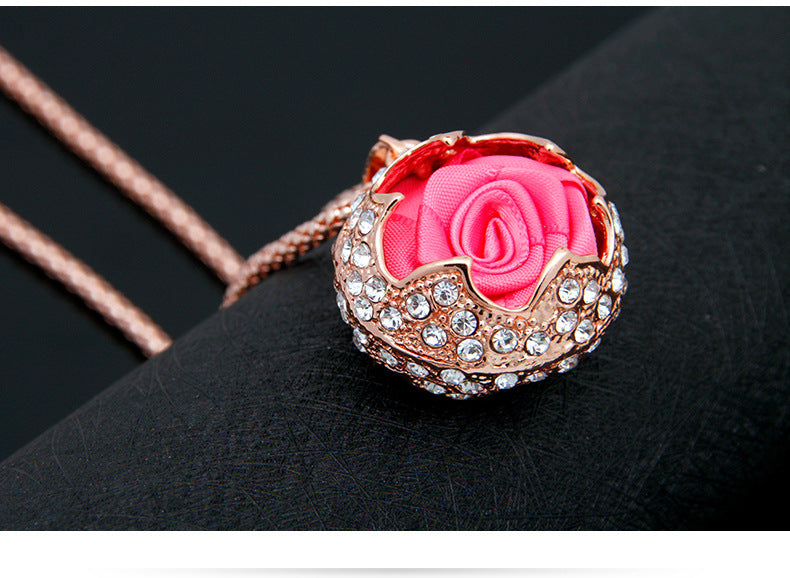 Autumn And Winter High Grade Rose Pendant Decorative