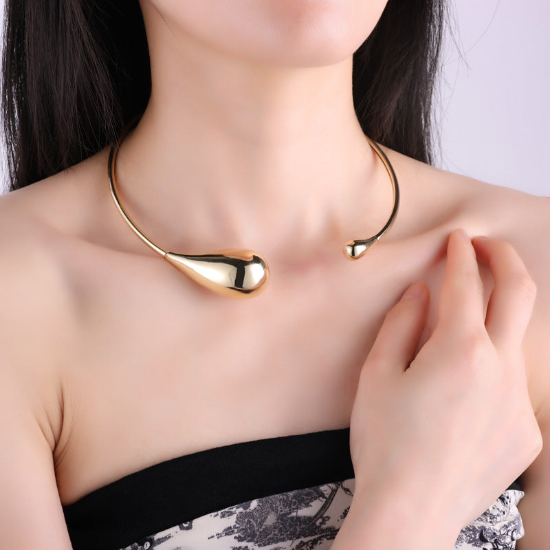 Popular Alloy Material Teardrop Shaped Necklace For Women