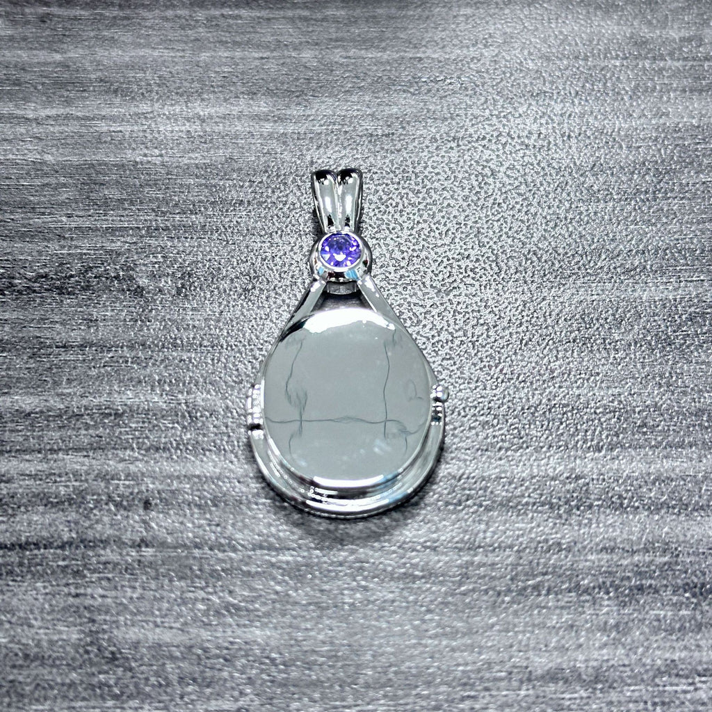 Animation Surrounding H2O Red Sand Seal Shell Necklace