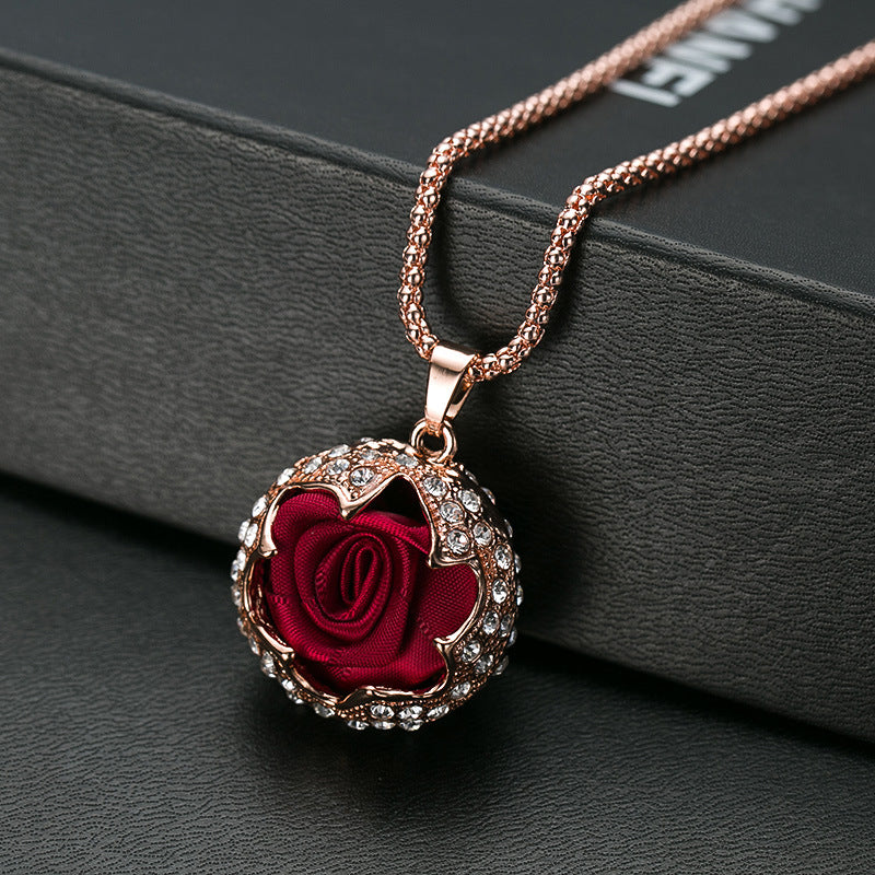 Autumn And Winter High Grade Rose Pendant Decorative