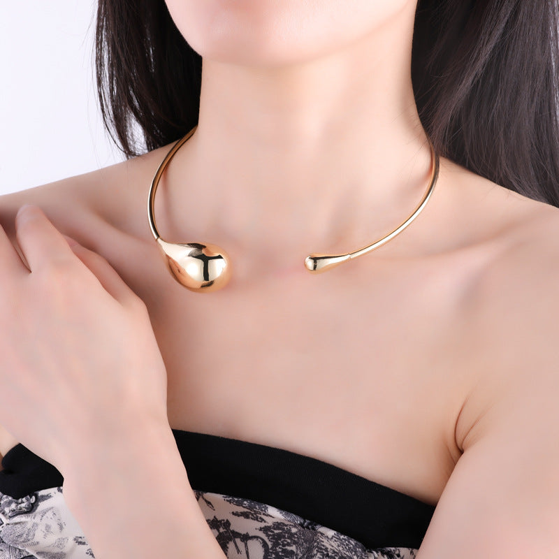 Popular Alloy Material Teardrop Shaped Necklace For Women