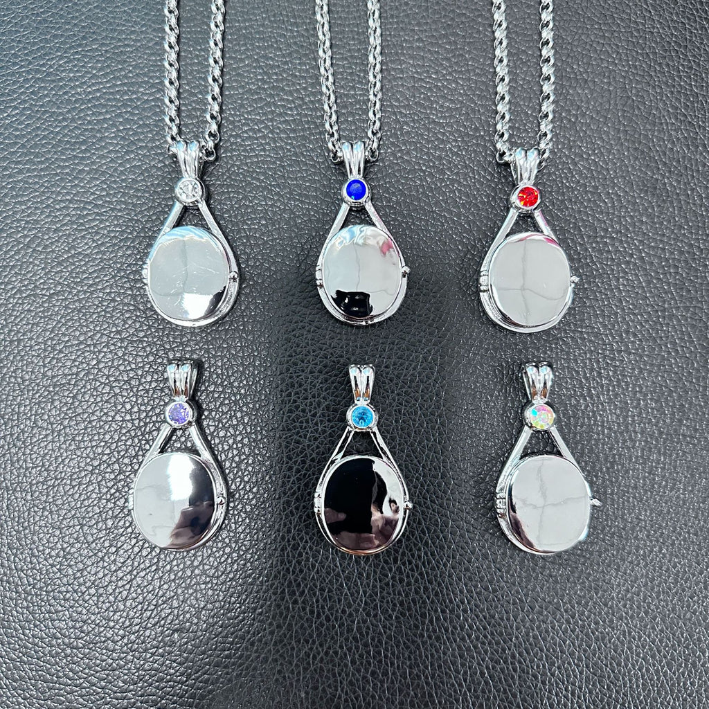 Animation Surrounding H2O Red Sand Seal Shell Necklace
