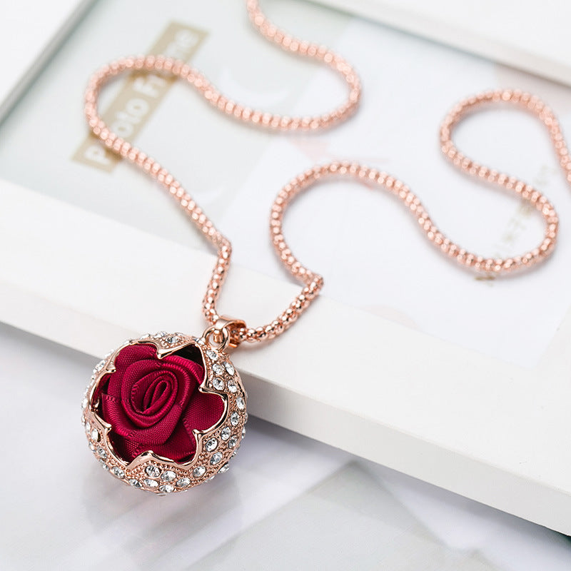 Autumn And Winter High Grade Rose Pendant Decorative