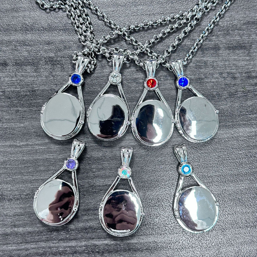 Animation Surrounding H2O Red Sand Seal Shell Necklace