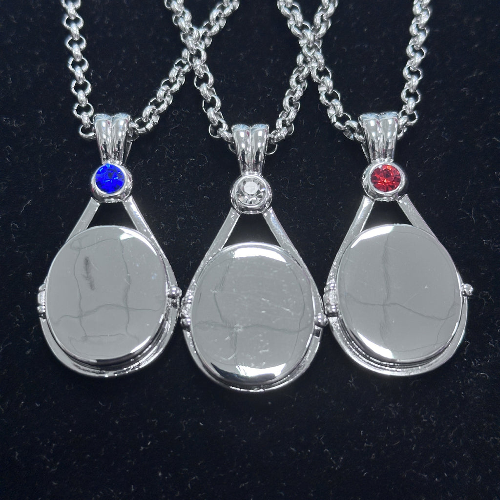 Animation Surrounding H2O Red Sand Seal Shell Necklace