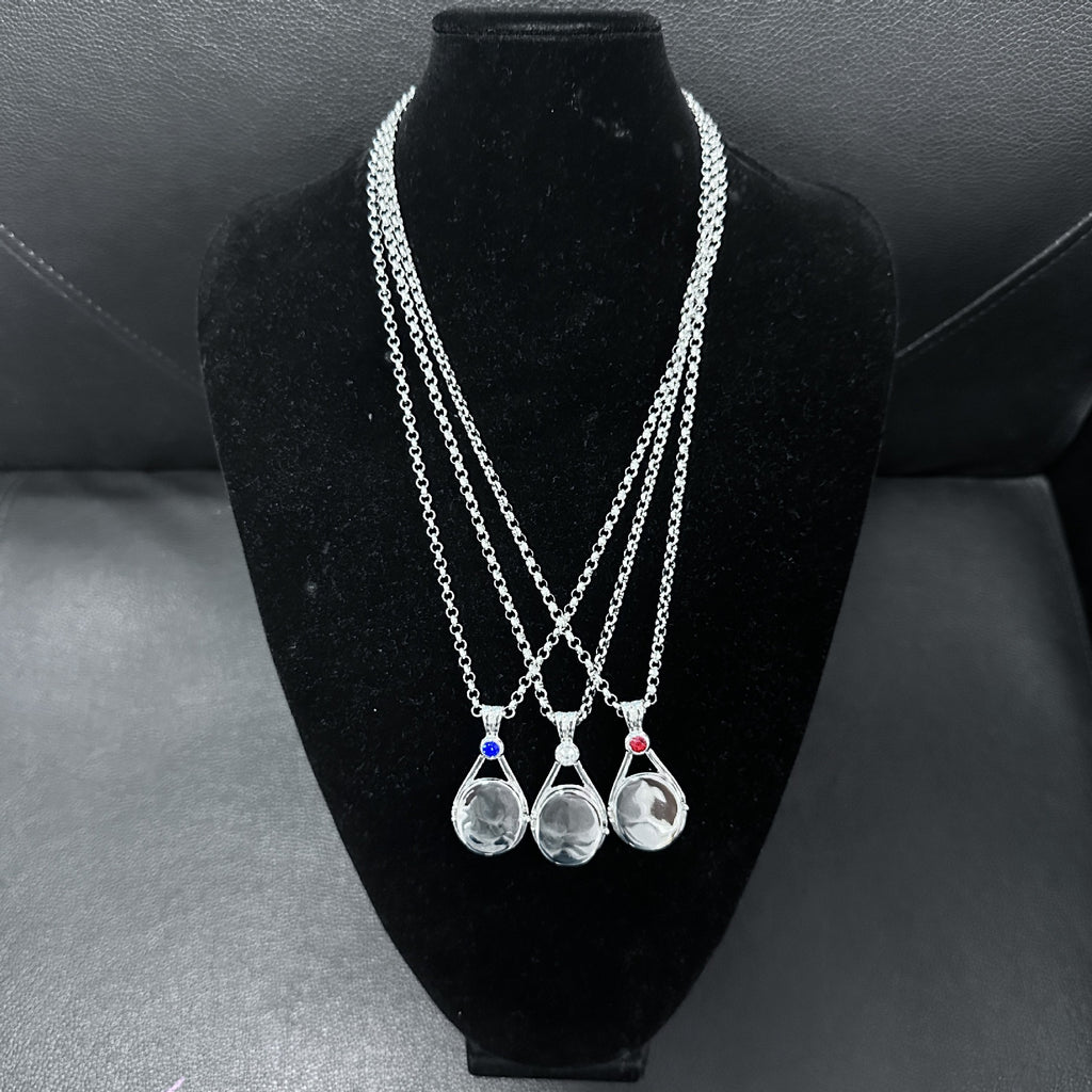 Animation Surrounding H2O Red Sand Seal Shell Necklace