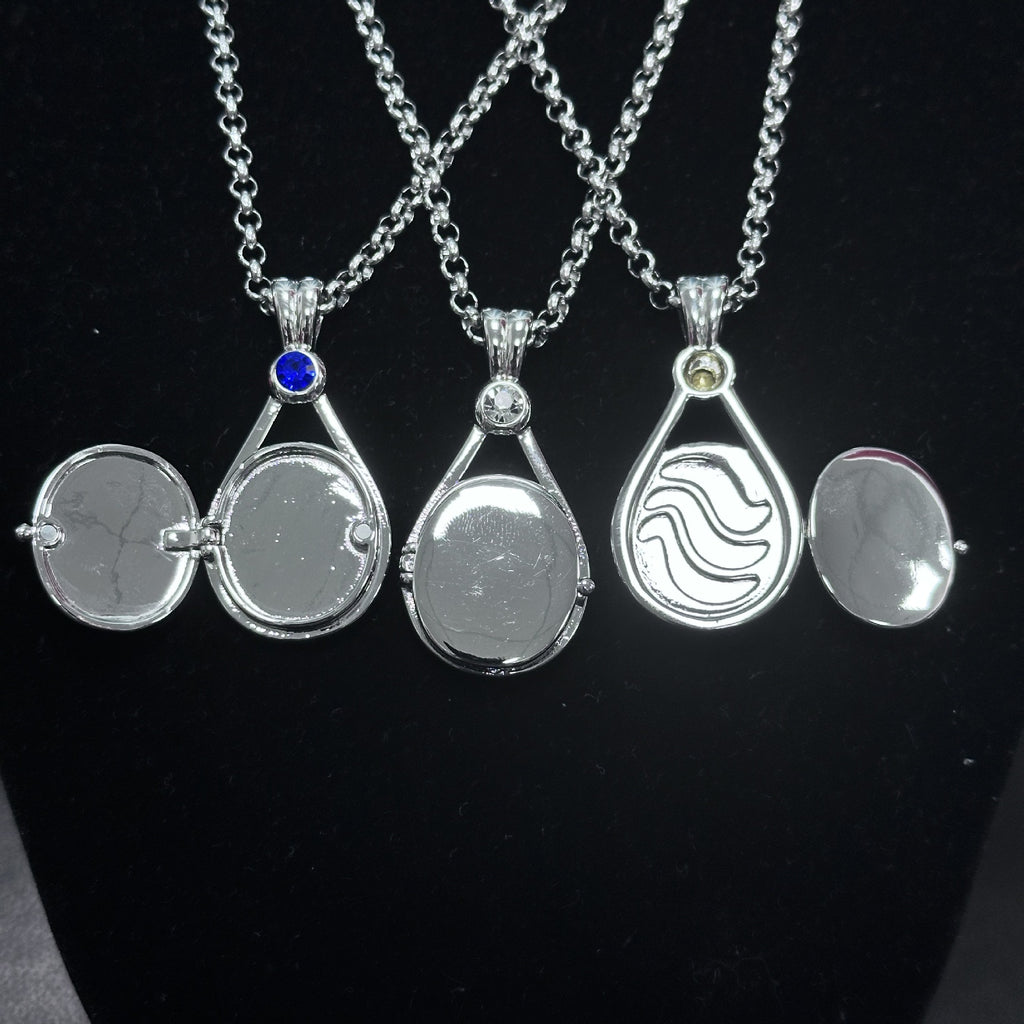 Animation Surrounding H2O Red Sand Seal Shell Necklace