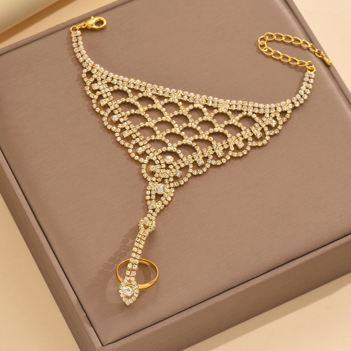 Rhinestone Mesh Bracelet Women'S Personalized Hollow Zircon Finger