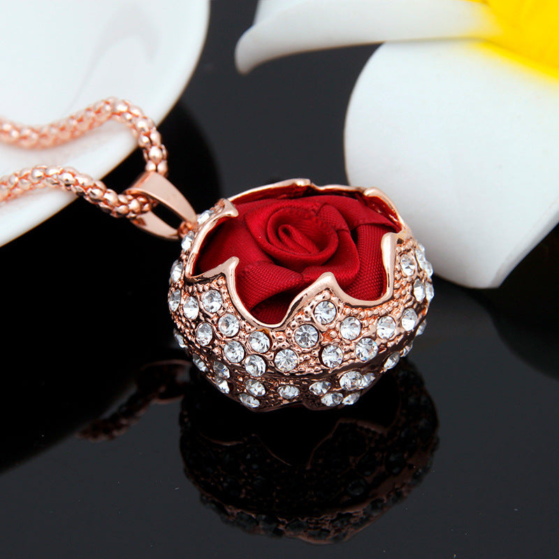 Autumn And Winter High Grade Rose Pendant Decorative